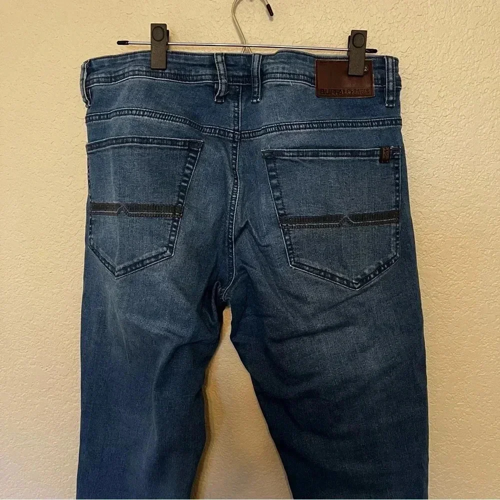 Buffalo David Bitton straight leg men's jeans size 34 X 32 in EUC RN149651